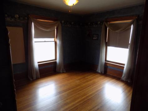 1009 South Street Jackson MN 56143