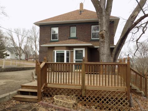 1009 South Street Jackson MN 56143