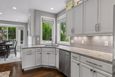 18291 Jacquard Path Lakeville MN 55044