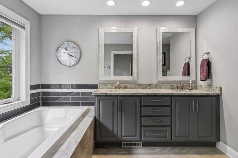 18291 Jacquard Path Lakeville MN 55044
