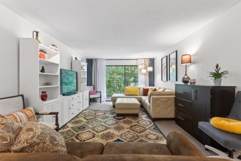 215 Barry Avenue S Wayzata MN 55391