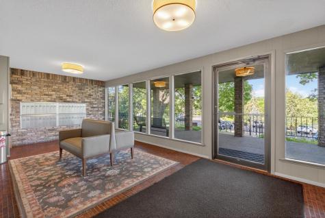 215 Barry Avenue S Wayzata MN 55391