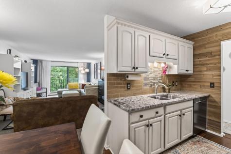 215 Barry Avenue S Wayzata MN 55391