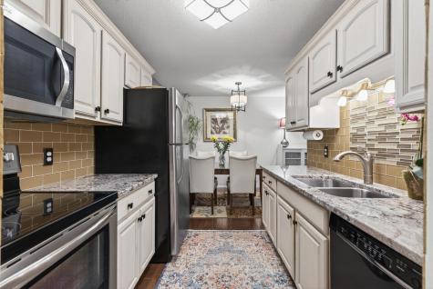 215 Barry Avenue S Wayzata MN 55391