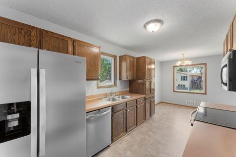 10276 Winter Place Eden Prairie MN 55347