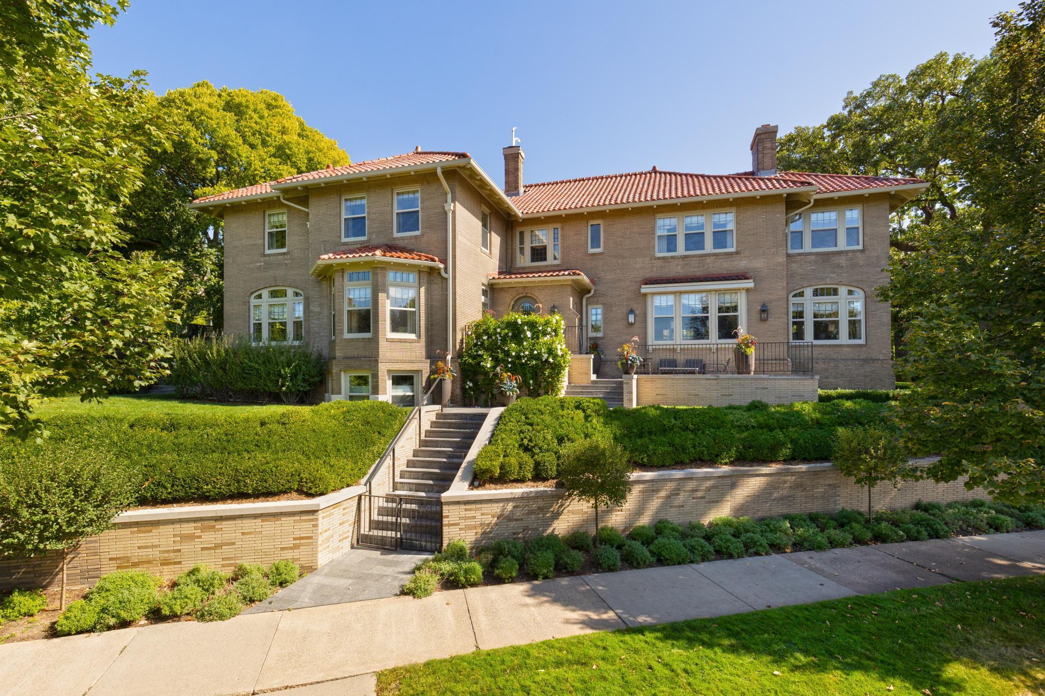 2119 E Lake Of The Isles Parkway Minneapolis MN 55405