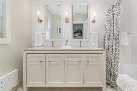 2119 E Lake Of The Isles Parkway Minneapolis MN 55405