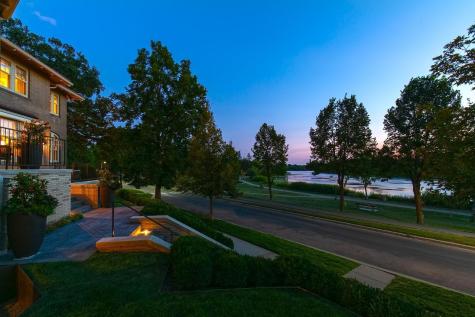 2119 E Lake Of The Isles Parkway Minneapolis MN 55405