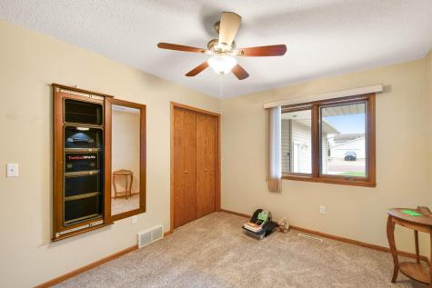 3301 30 Avenue S Fargo ND 58103
