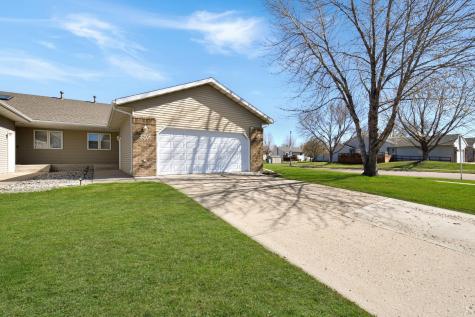 3301 30 Avenue S Fargo ND 58103