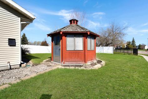 3301 30 Avenue S Fargo ND 58103