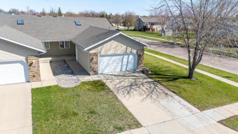 3301 30 Avenue S Fargo ND 58103