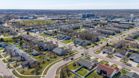 3301 30 Avenue S Fargo ND 58103