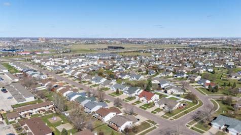 3301 30 Avenue S Fargo ND 58103