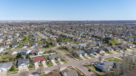 3301 30 Avenue S Fargo ND 58103