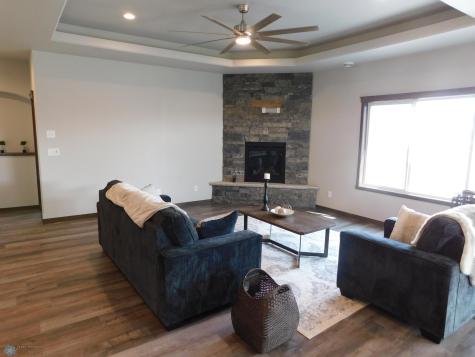 4203 Pine Parkway S Fargo ND 58104