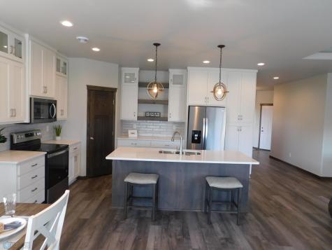 4203 Pine Parkway S Fargo ND 58104