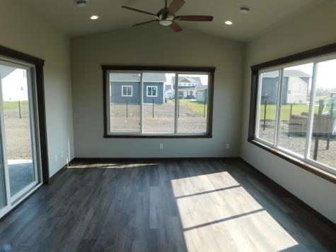 4203 Pine Parkway S Fargo ND 58104