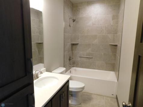 4203 Pine Parkway S Fargo ND 58104
