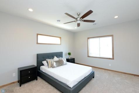 4203 Pine Parkway S Fargo ND 58104