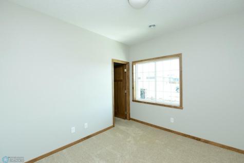 4203 Pine Parkway S Fargo ND 58104