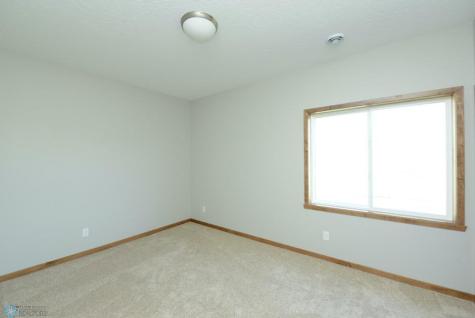 4203 Pine Parkway S Fargo ND 58104