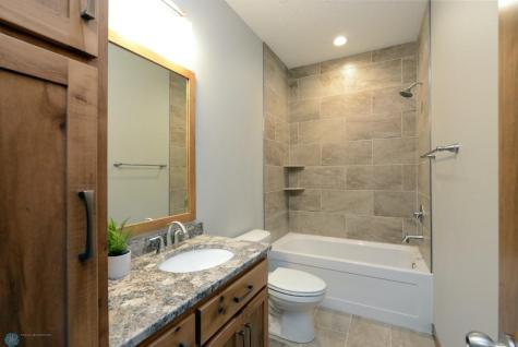 4203 Pine Parkway S Fargo ND 58104