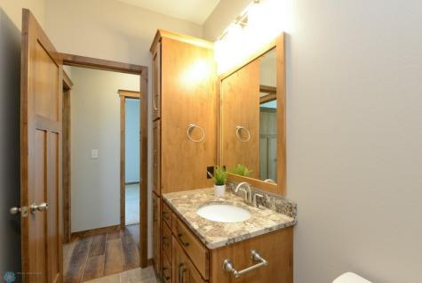4203 Pine Parkway S Fargo ND 58104