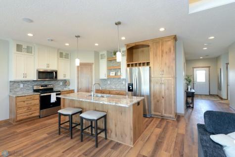 4203 Pine Parkway S Fargo ND 58104