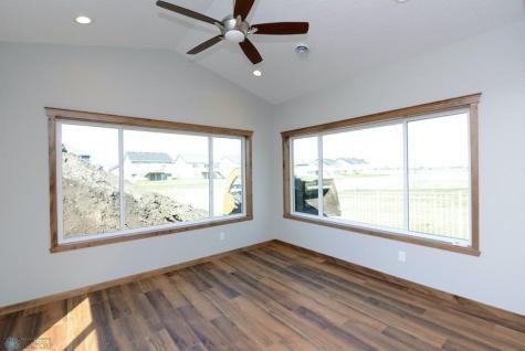 4203 Pine Parkway S Fargo ND 58104