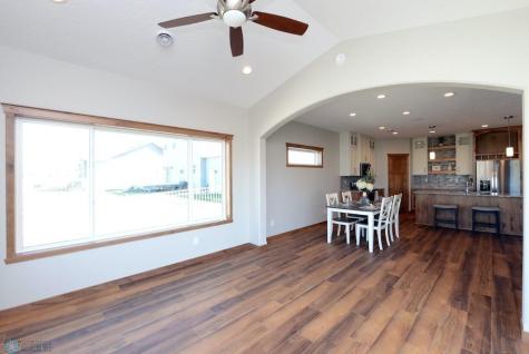 4203 Pine Parkway S Fargo ND 58104