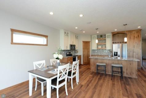 4203 Pine Parkway S Fargo ND 58104