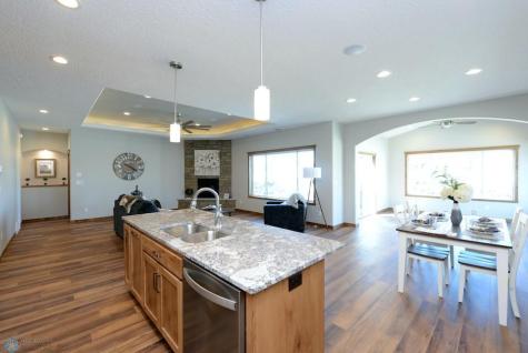 4203 Pine Parkway S Fargo ND 58104