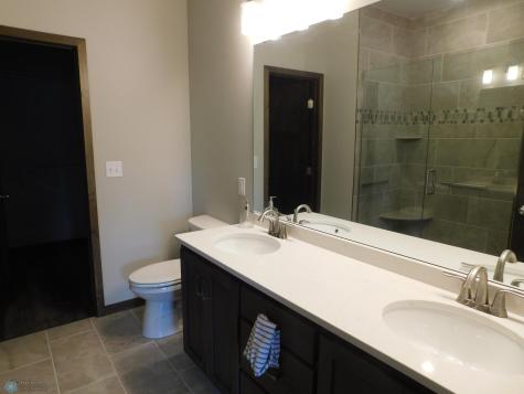 4203 Pine Parkway S Fargo ND 58104