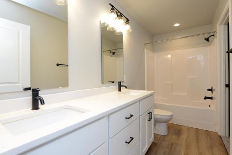 2387 Eagle Valley Drive S Fargo ND 58104