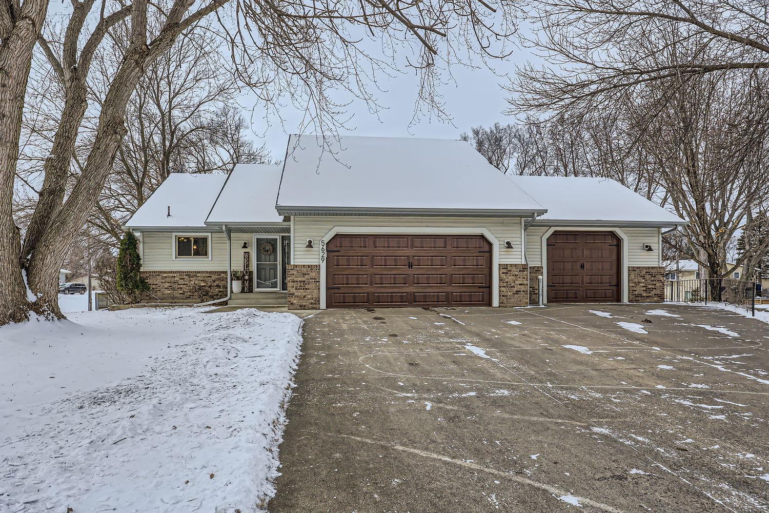 5629 Lake Avenue NE Albertville MN 55301