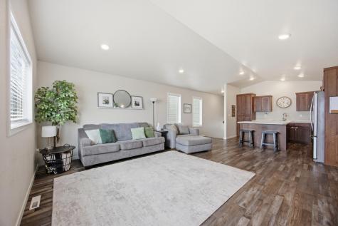 709 1st Avenue Horace ND 58047