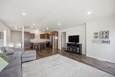 709 1st Avenue Horace ND 58047
