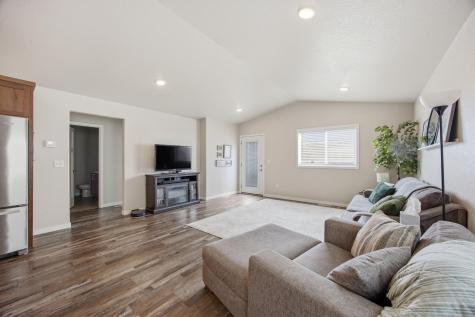 709 1st Avenue Horace ND 58047