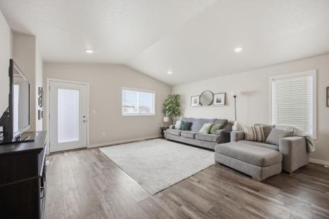 709 1st Avenue Horace ND 58047