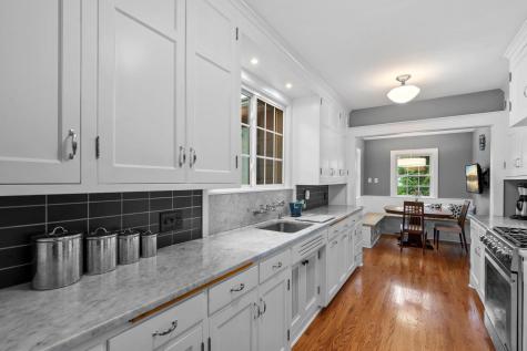 200 Thomas Avenue S Minneapolis MN 55405