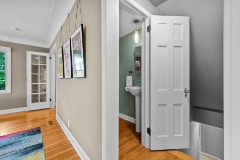 200 Thomas Avenue S Minneapolis MN 55405