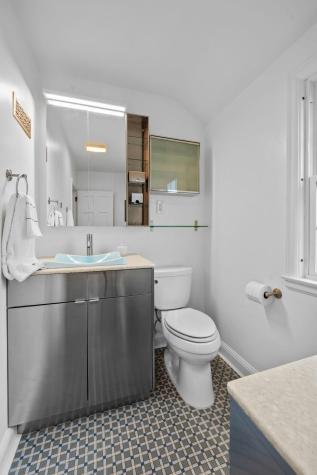 200 Thomas Avenue S Minneapolis MN 55405