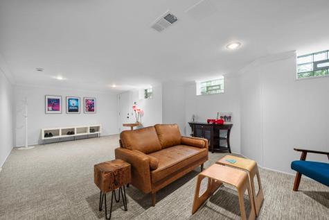 200 Thomas Avenue S Minneapolis MN 55405
