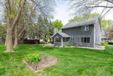 305 Chancery Lane Mankato MN 56001