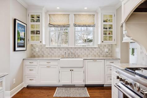 2116 W Lake Of The Isles Parkway Minneapolis MN 55405