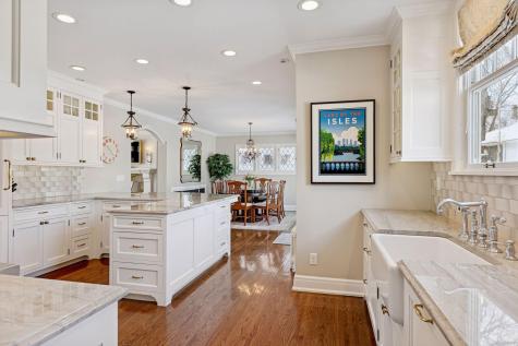 2116 W Lake Of The Isles Parkway Minneapolis MN 55405