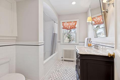 2116 W Lake Of The Isles Parkway Minneapolis MN 55405