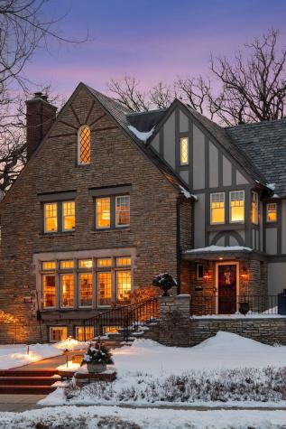 2116 W Lake Of The Isles Parkway Minneapolis MN 55405