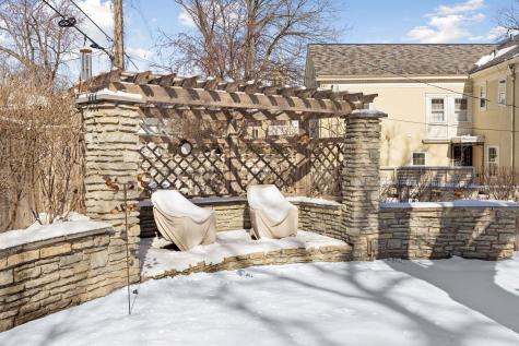 2116 W Lake Of The Isles Parkway Minneapolis MN 55405